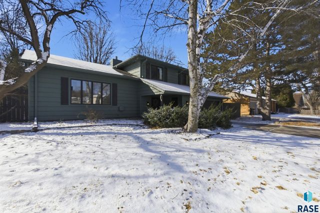 1509 E 54th St Street, Sioux Falls, SD 57103