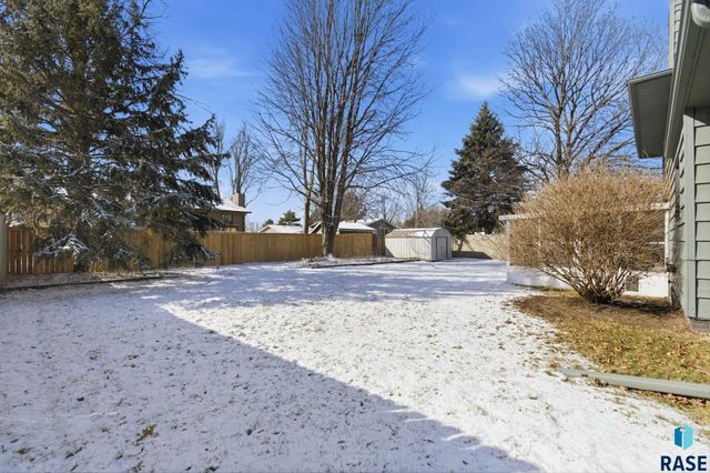 1509 E 54th St Street, Sioux Falls, SD 57103