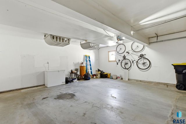 1509 E 54th St Street, Sioux Falls, SD 57103