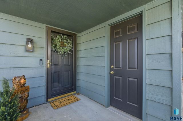 1509 E 54th St Street, Sioux Falls, SD 57103