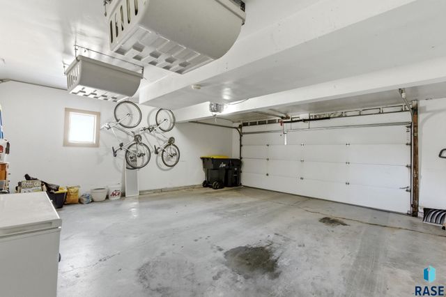 1509 E 54th St Street, Sioux Falls, SD 57103