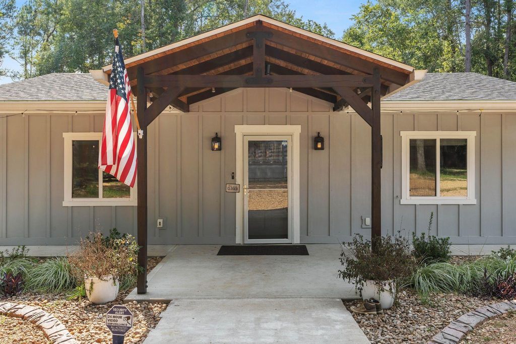 7711 Boars Head Place, Montgomery, TX 77316