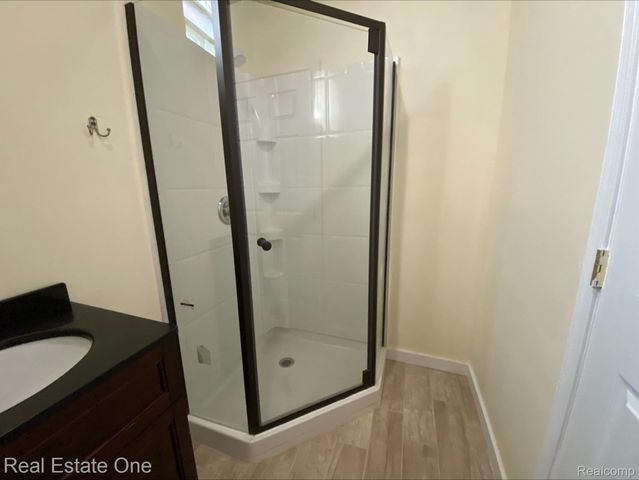 2043 VERMONT Drive, Troy, MI 48083