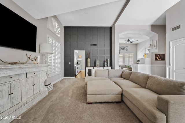 6550 E ROLAND Street, Mesa, AZ 85215