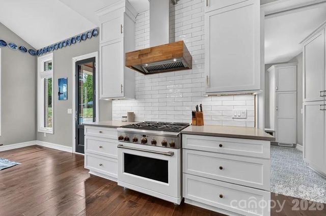 842 Linda Lane, Charlotte, NC 28211