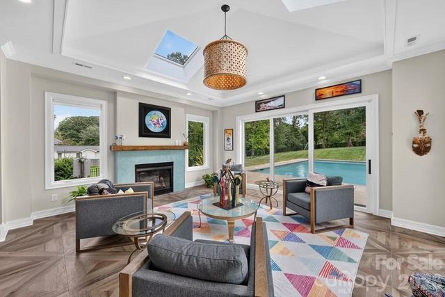 842 Linda Lane, Charlotte, NC 28211