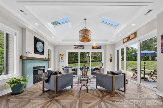 842 Linda Lane, Charlotte, NC 28211