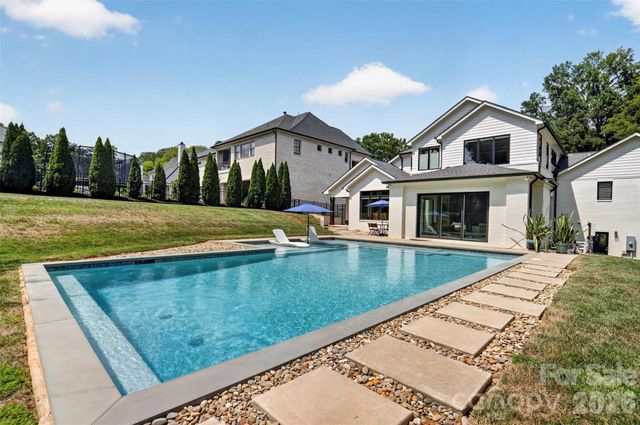 842 Linda Lane, Charlotte, NC 28211