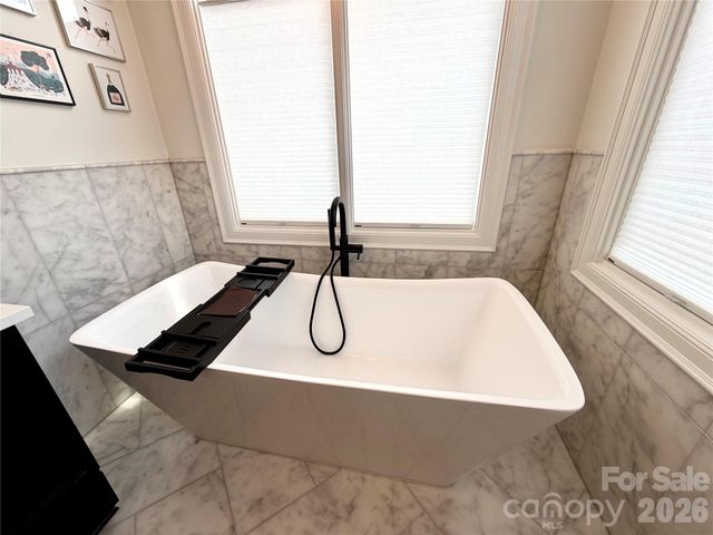 842 Linda Lane, Charlotte, NC 28211