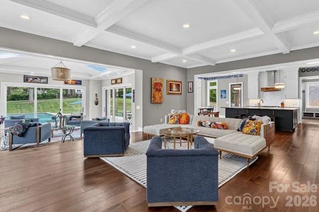 842 Linda Lane, Charlotte, NC 28211