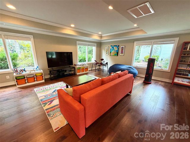 842 Linda Lane, Charlotte, NC 28211