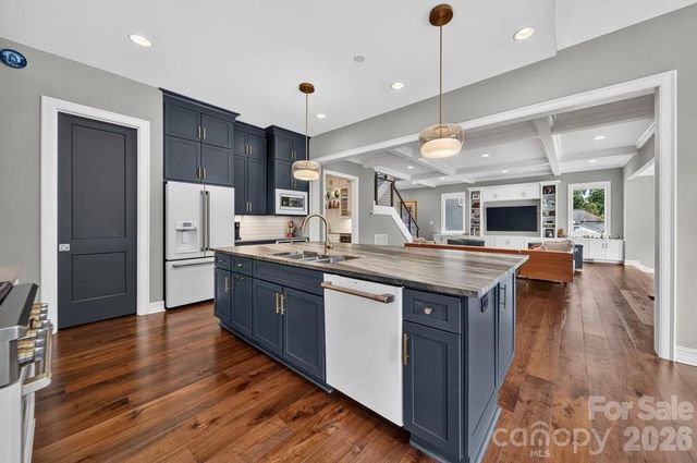 842 Linda Lane, Charlotte, NC 28211