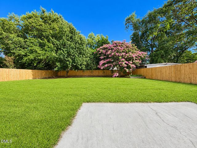404 Old Farm Road, Fayetteville, NC 28314
