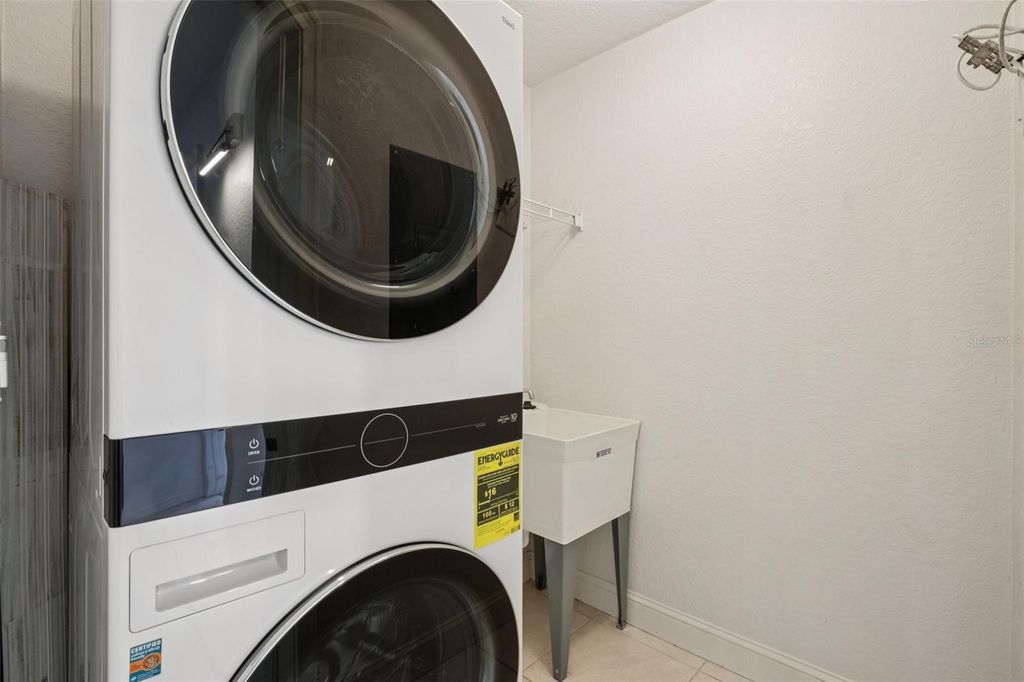 Image 17 of property listing at 750 4TH AVENUE S 502, St Petersburg, FL 33701