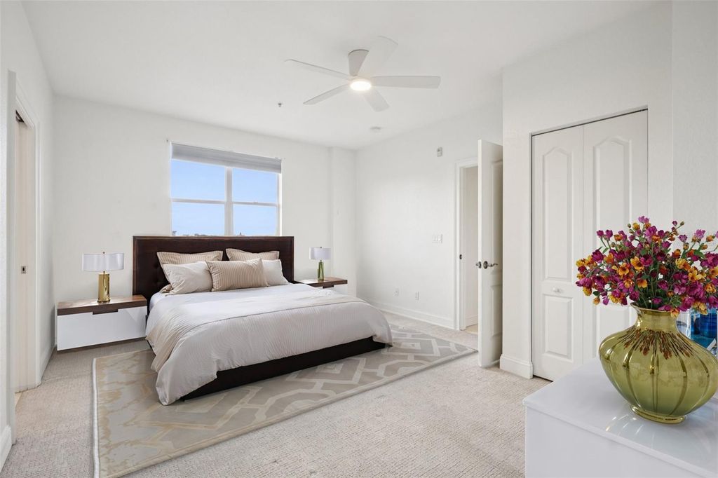 Image 18 of property listing at 750 4TH AVENUE S 502, St Petersburg, FL 33701