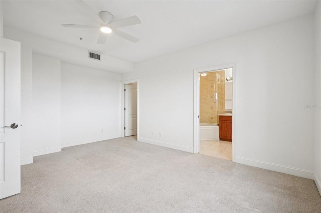 Image 19 of property listing at 750 4TH AVENUE S 502, St Petersburg, FL 33701