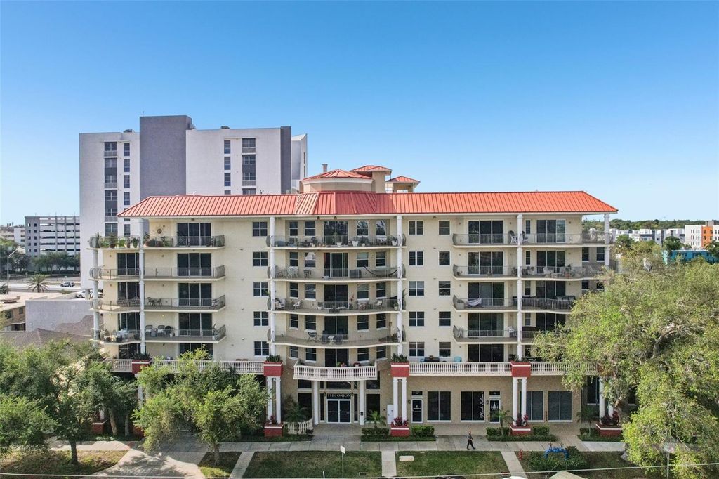 Image 33 of property listing at 750 4TH AVENUE S 502, St Petersburg, FL 33701