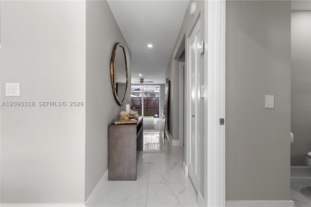801 NE 1st St 9, Fort Lauderdale, FL 33301