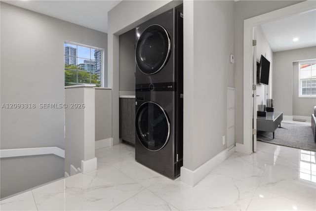 801 NE 1st St 9, Fort Lauderdale, FL 33301