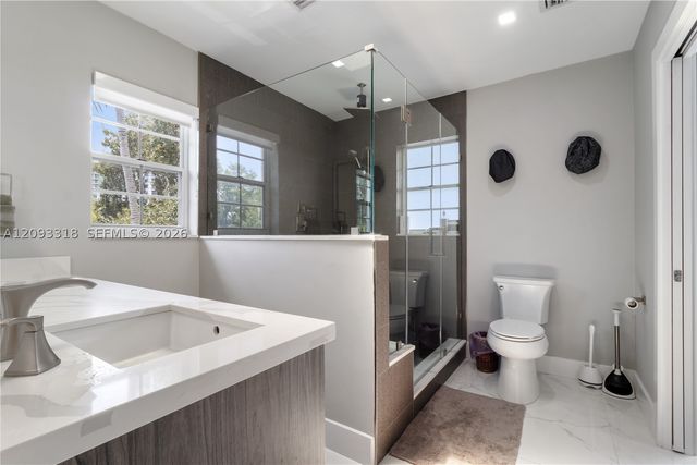 801 NE 1st St 9, Fort Lauderdale, FL 33301
