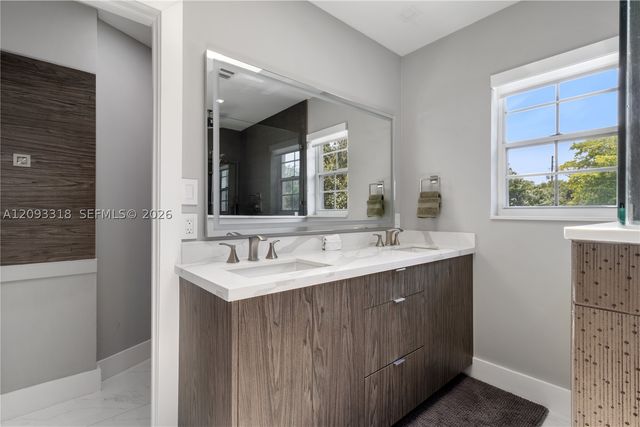 801 NE 1st St 9, Fort Lauderdale, FL 33301
