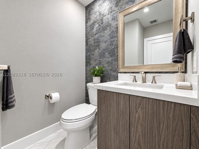 801 NE 1st St 9, Fort Lauderdale, FL 33301