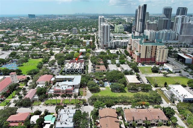 801 NE 1st St 9, Fort Lauderdale, FL 33301