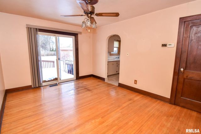 1005 PEORIA Street, Washington, IL 61571