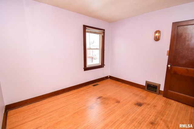 1005 PEORIA Street, Washington, IL 61571