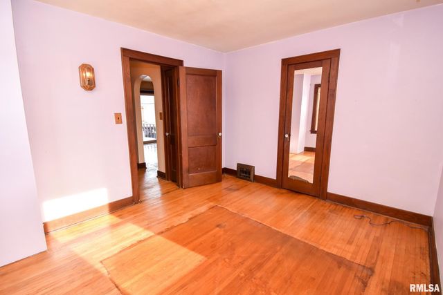 1005 PEORIA Street, Washington, IL 61571