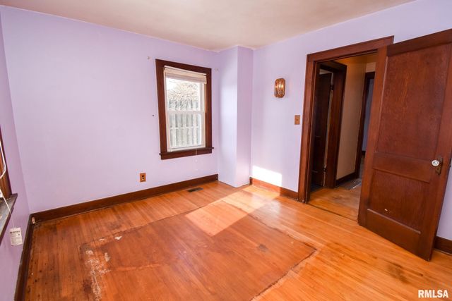 1005 PEORIA Street, Washington, IL 61571