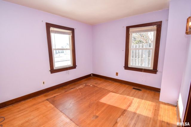 1005 PEORIA Street, Washington, IL 61571