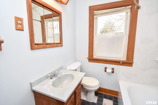 1005 PEORIA Street, Washington, IL 61571