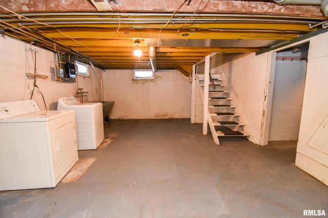 1005 PEORIA Street, Washington, IL 61571