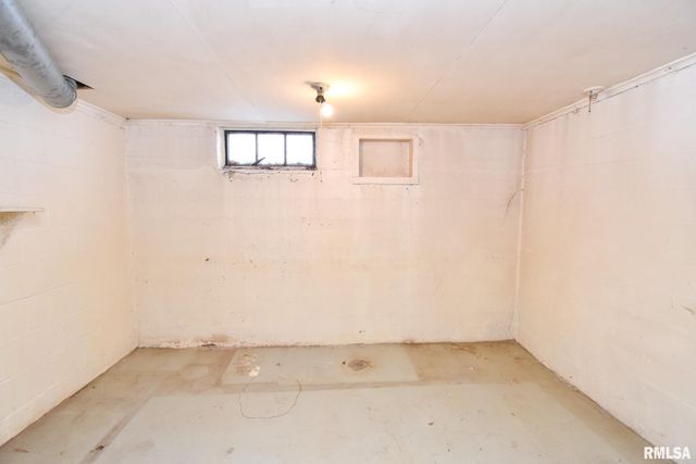 1005 PEORIA Street, Washington, IL 61571