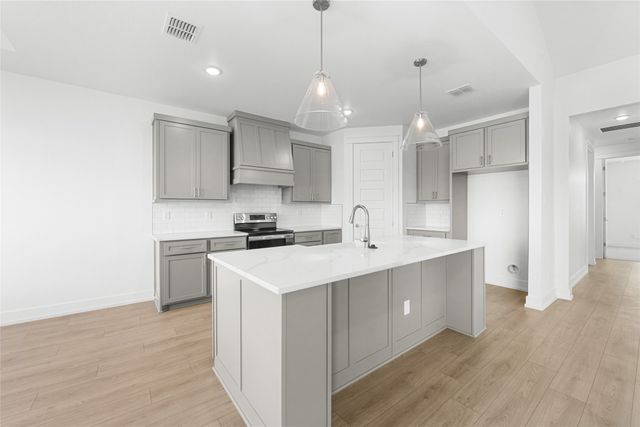 305 Boots Court, Lorena, TX 76655