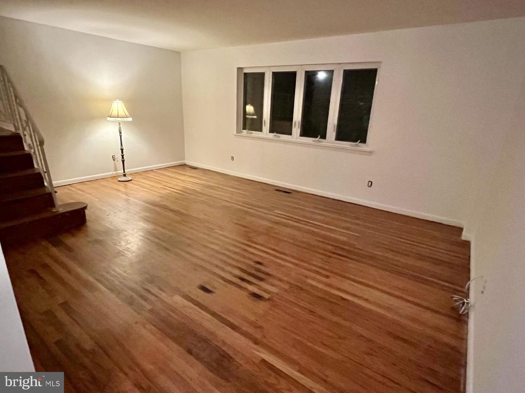 825 W BELLS MILL RD, PHILADELPHIA, PA 19128 — photo 4
