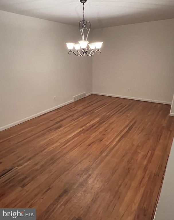 825 W BELLS MILL RD, PHILADELPHIA, PA 19128 — photo 5