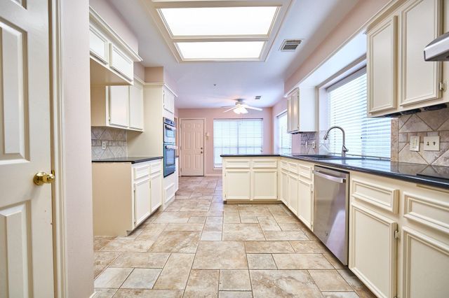 5022 Moss Run Drive, Missouri City, TX 77459