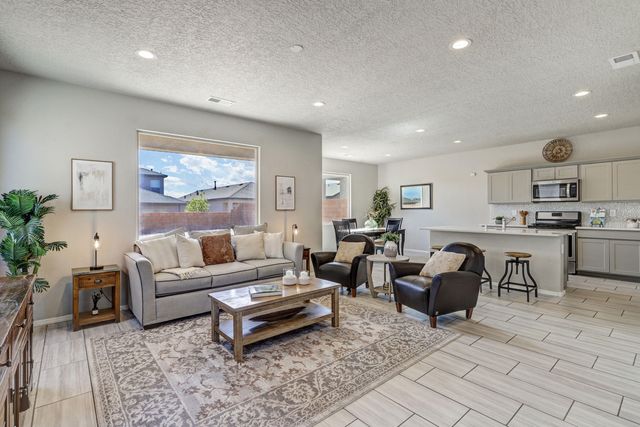 10640 Aspiration Lane SW, Albuquerque, NM 87121