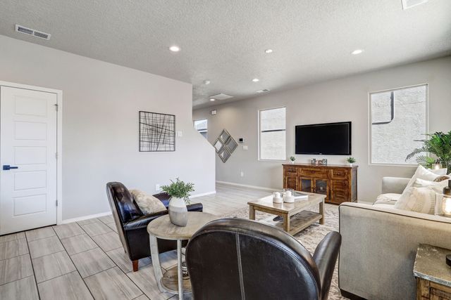 10640 Aspiration Lane SW, Albuquerque, NM 87121