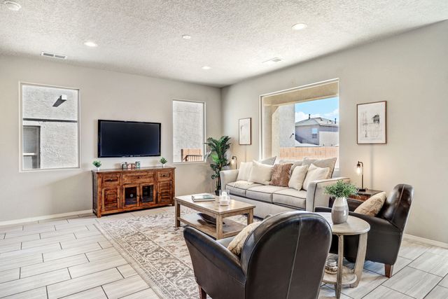 10640 Aspiration Lane SW, Albuquerque, NM 87121