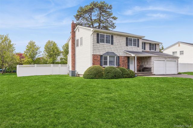 2 Garvey Drive, Hauppauge, NY 11788