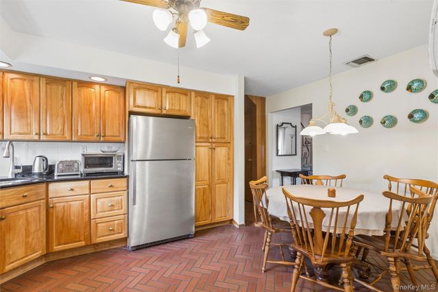 2 Garvey Drive, Hauppauge, NY 11788