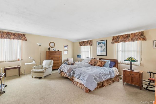 2 Garvey Drive, Hauppauge, NY 11788