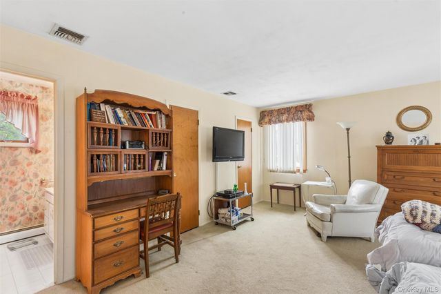 2 Garvey Drive, Hauppauge, NY 11788