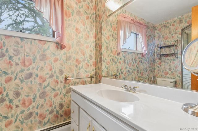 2 Garvey Drive, Hauppauge, NY 11788