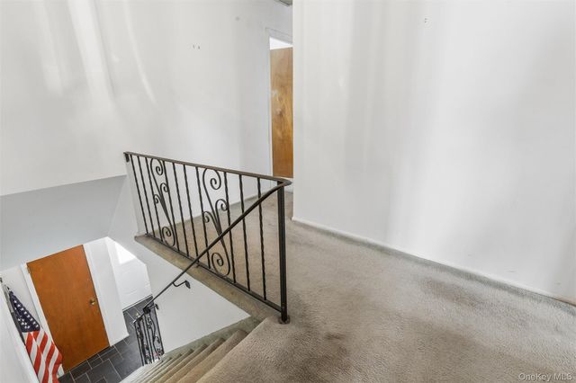 2 Garvey Drive, Hauppauge, NY 11788