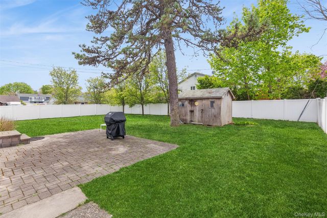 2 Garvey Drive, Hauppauge, NY 11788