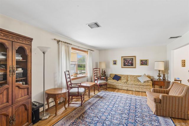 2 Garvey Drive, Hauppauge, NY 11788